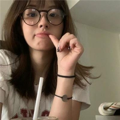 夺回人生后，被冷面男配宠翻